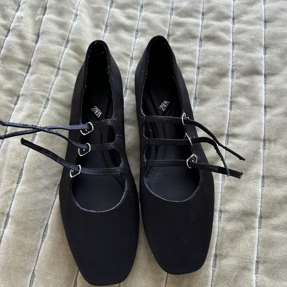 Zara Women's Black Ballet Flats